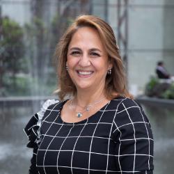 Foto de la doctora Constanza Ovalle